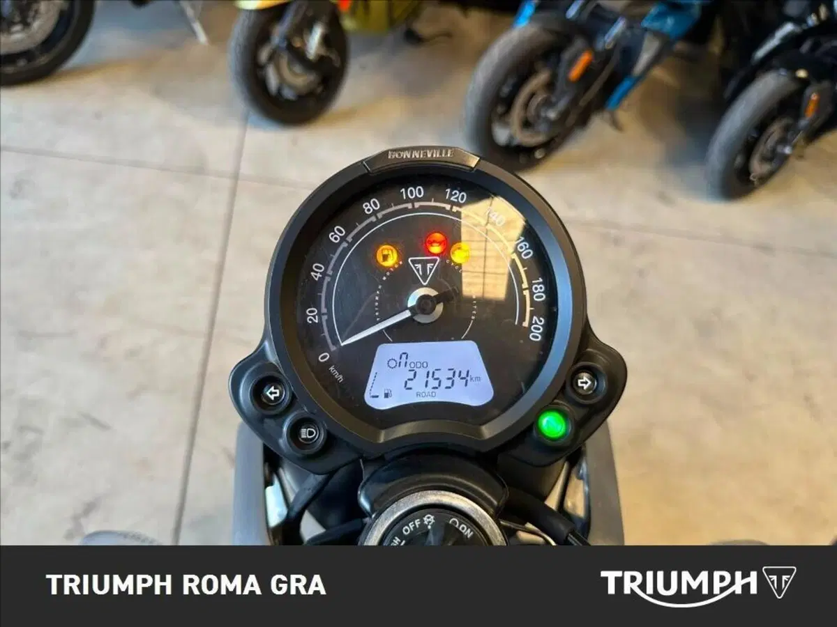 Triumph Speed Twin 900 Chrome Edition (2023) (4)