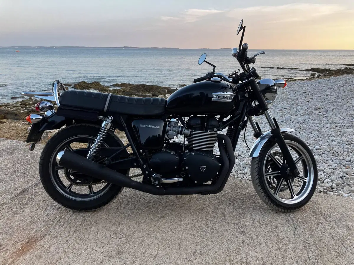Triumph Bonneville (2007 - 16)