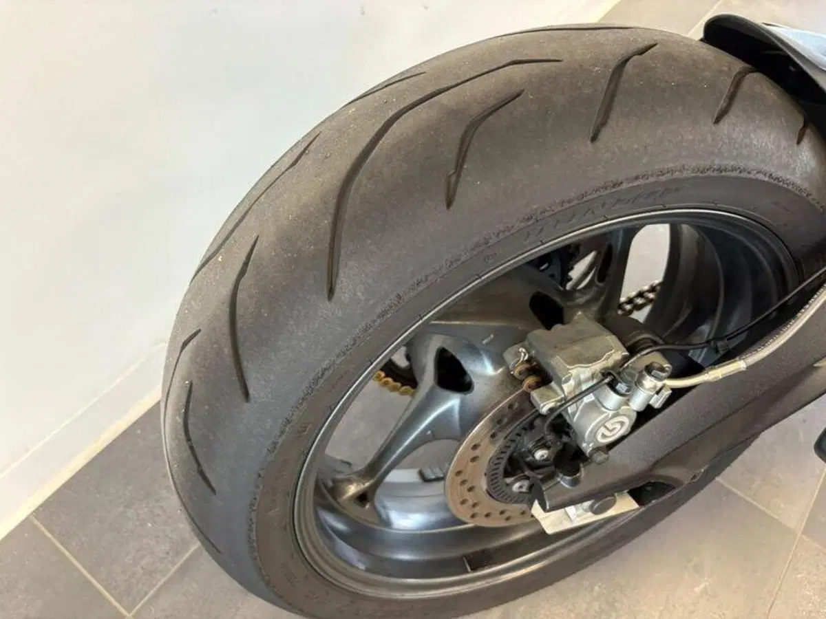 Triumph Street Triple 765 RS (2023 - 26) (8)
