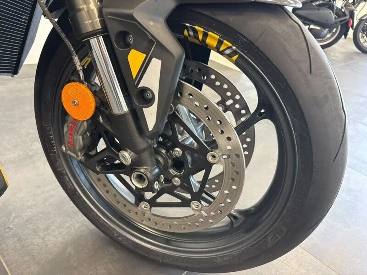 Triumph Street Triple 765 RS (2023 - 26) (10)