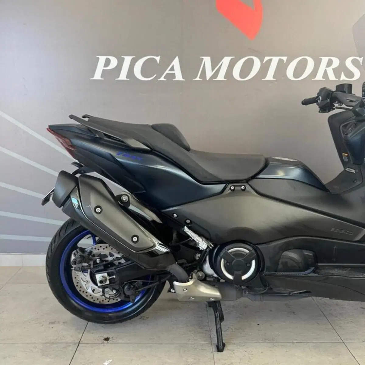 Yamaha T-Max 560 (2022 - 24) (2)