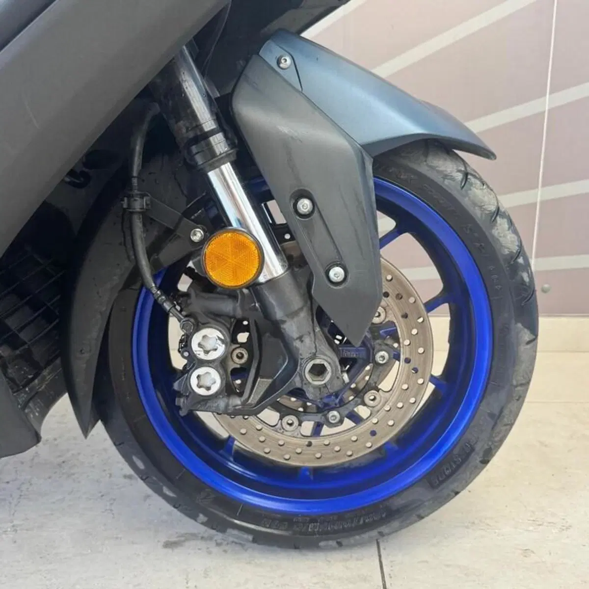 Yamaha T-Max 560 (2022 - 24) (4)