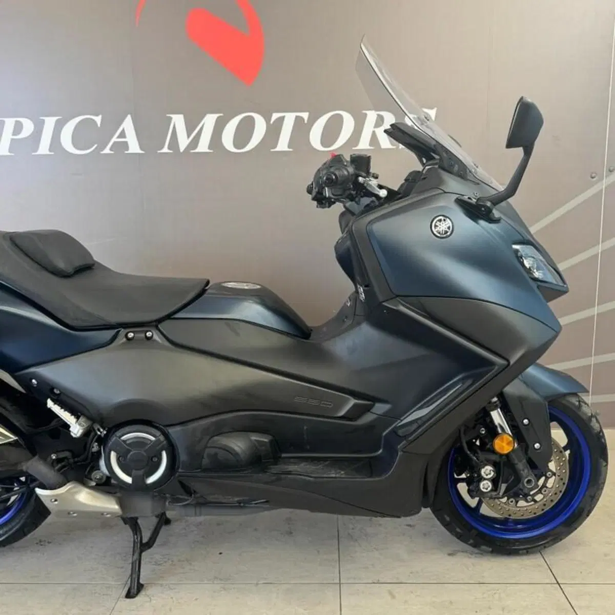 Yamaha T-Max 560 (2022 - 24) (3)