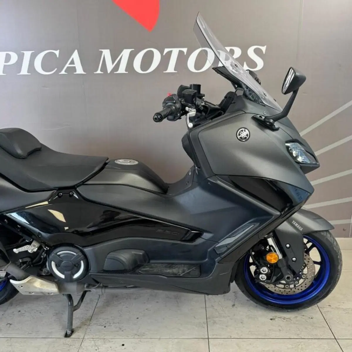 Yamaha T-Max 560 (2022 - 24) (3)