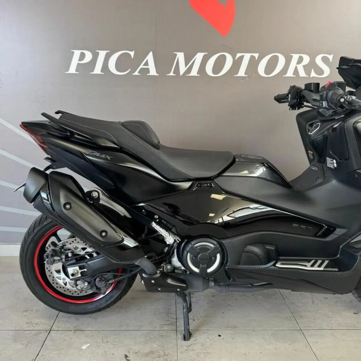 Yamaha T-Max 560 Tech Max (2022 - 24) (2)