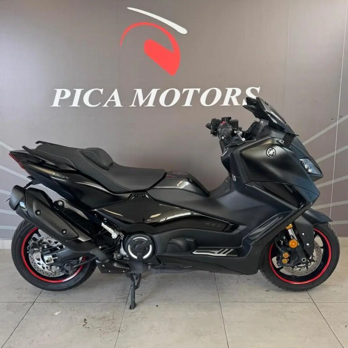 Yamaha T-Max 560 Tech Max (2022 - 24)