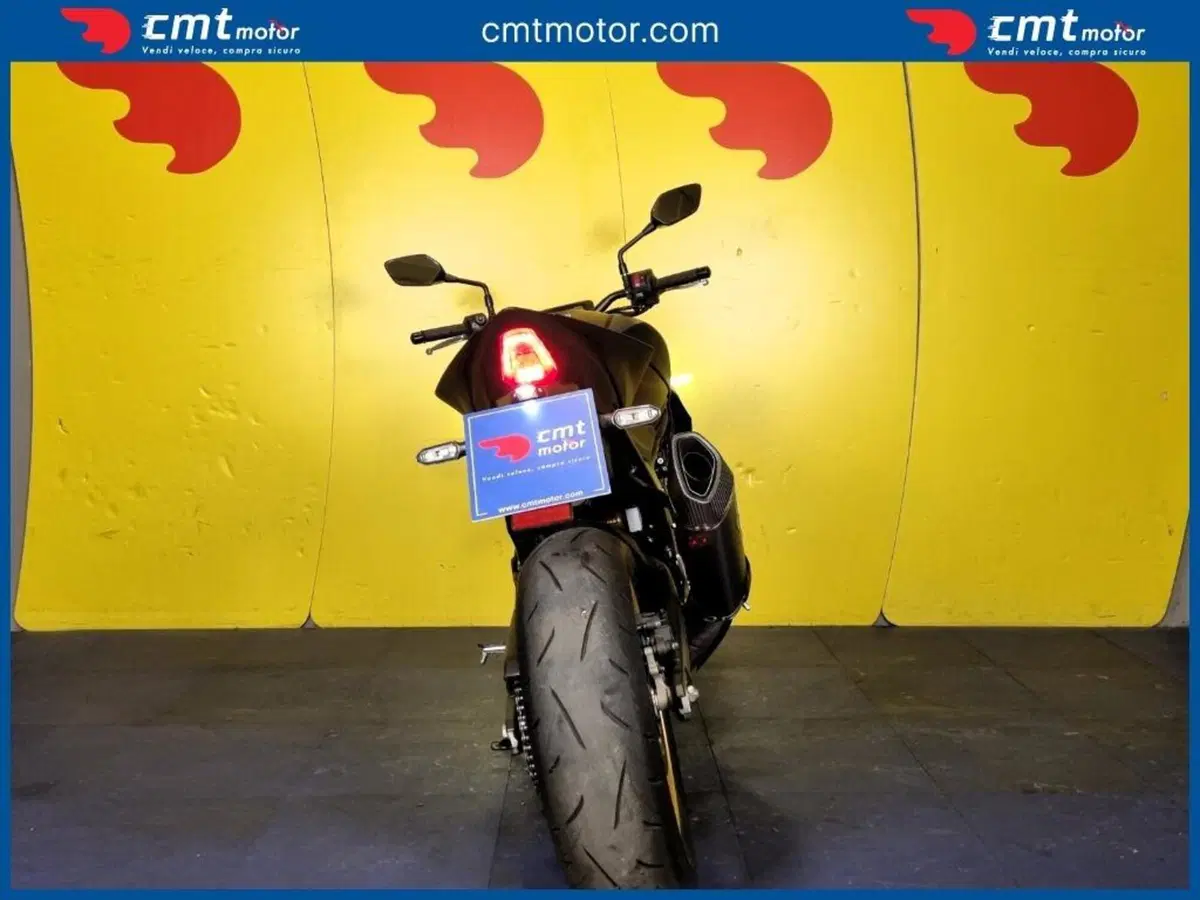 Honda CB 1000 R (2021 - 25) (9)