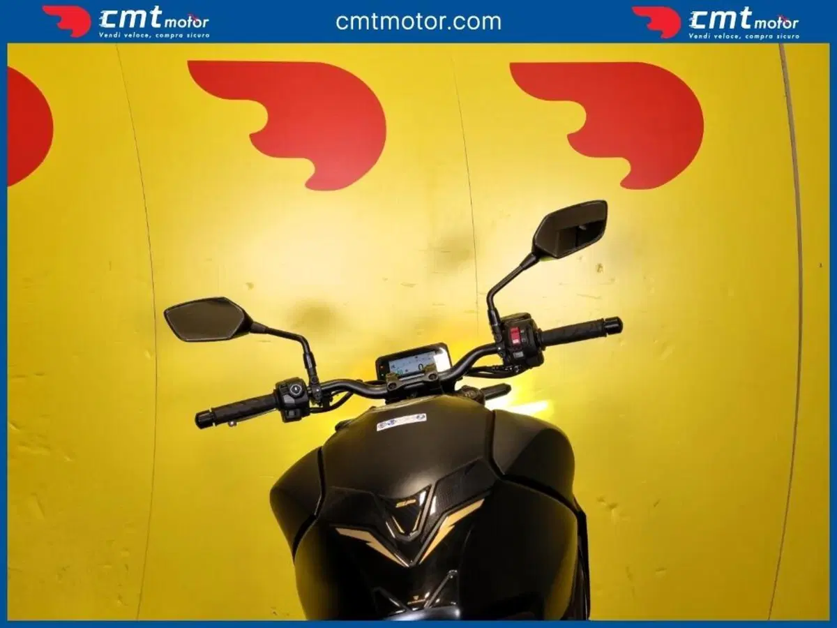 Honda CB 1000 R (2021 - 25) (10)