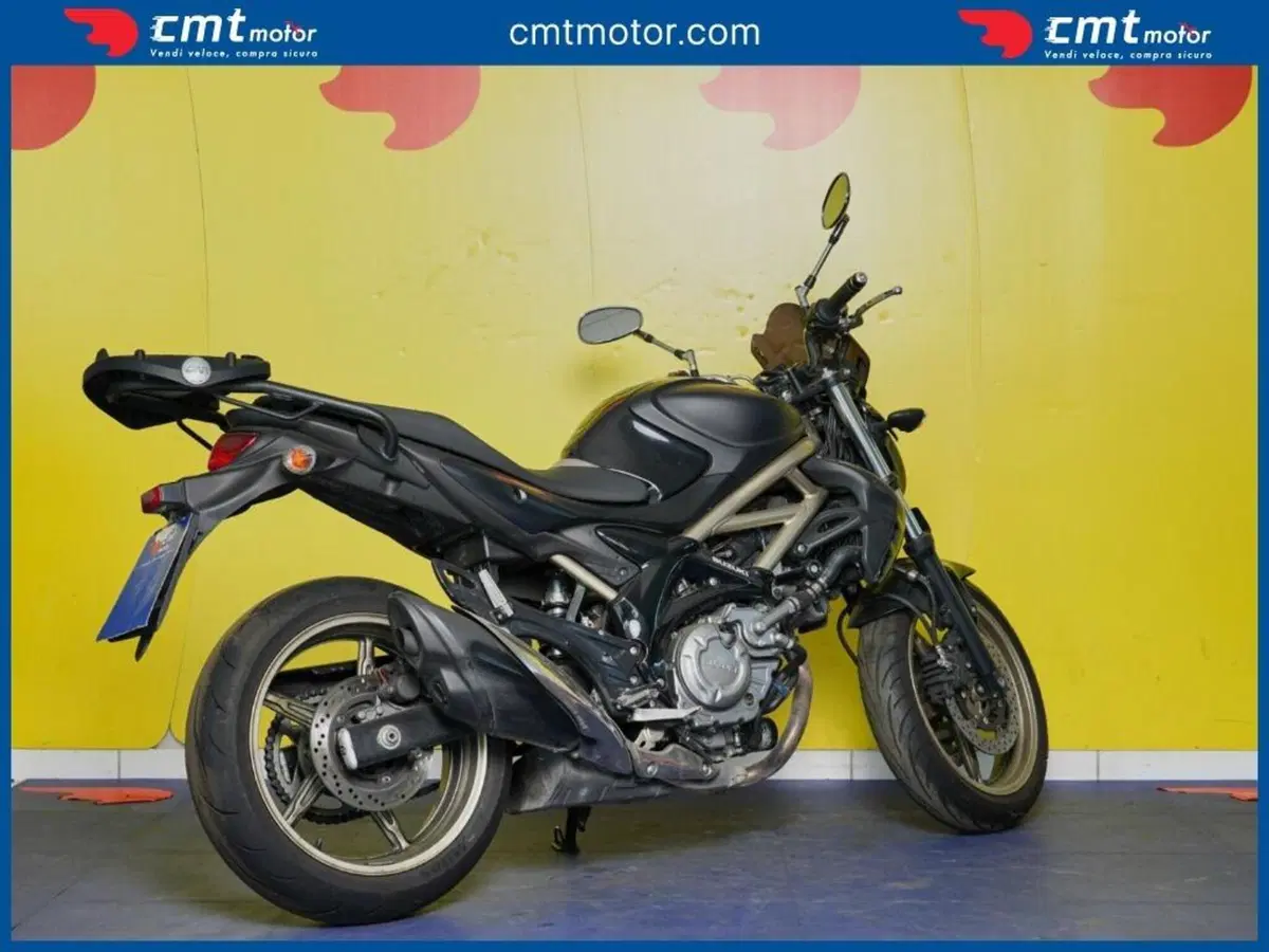 Suzuki Gladius 650 SFV ABS (2009 - 15) (2)