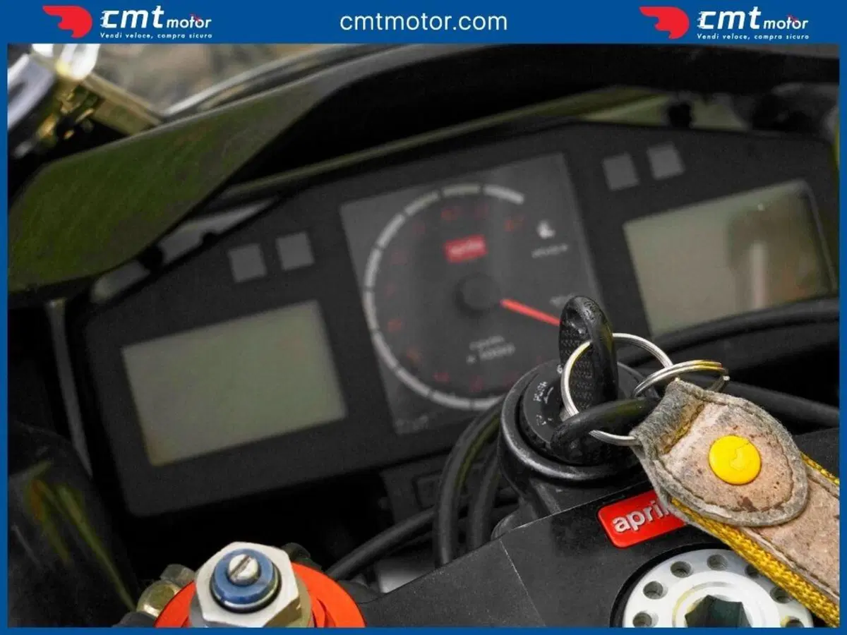 Aprilia RSV 1000 (2000 - 01) (5)