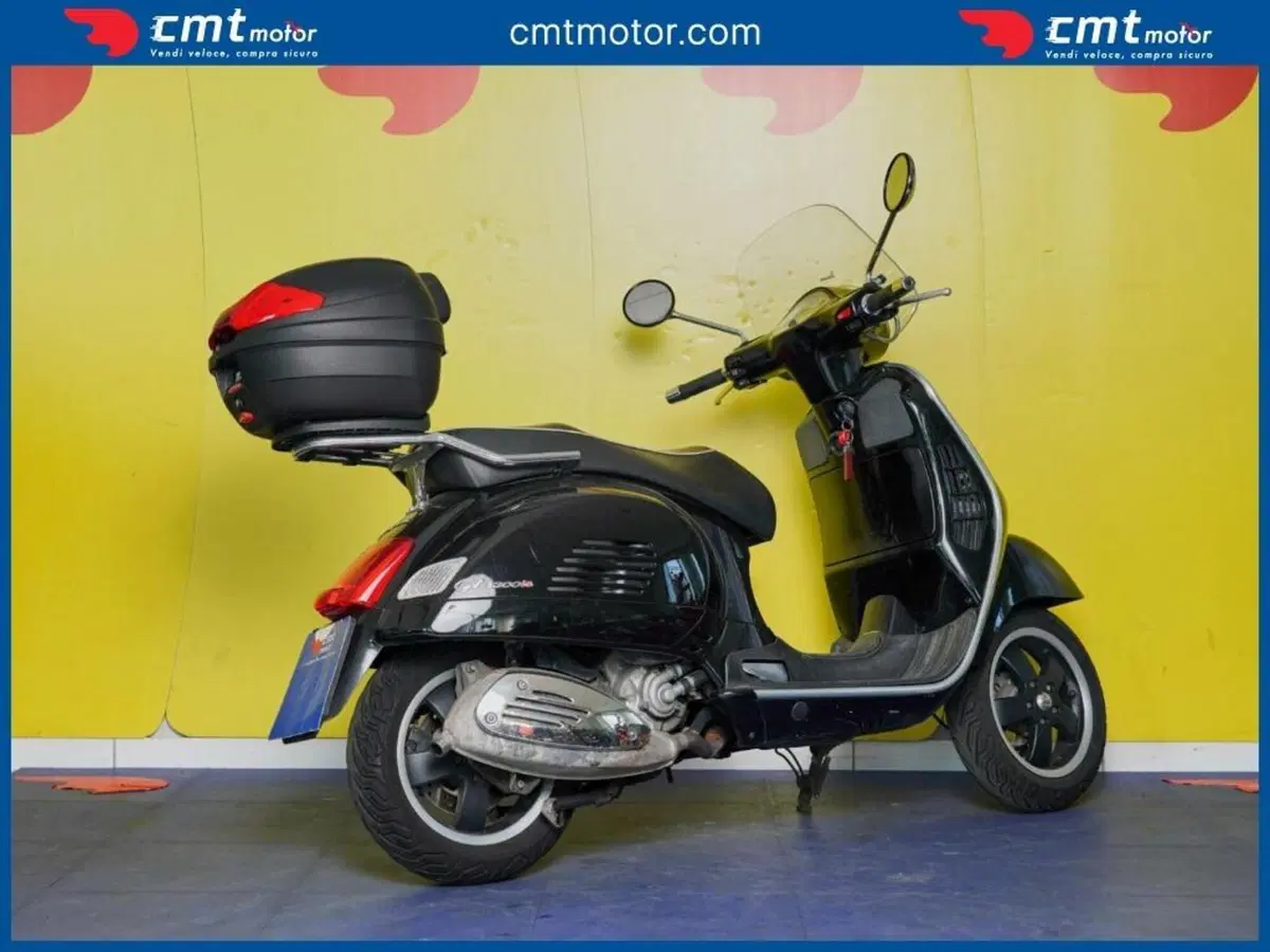 Vespa GTS 300 (2010 - 14) (2)