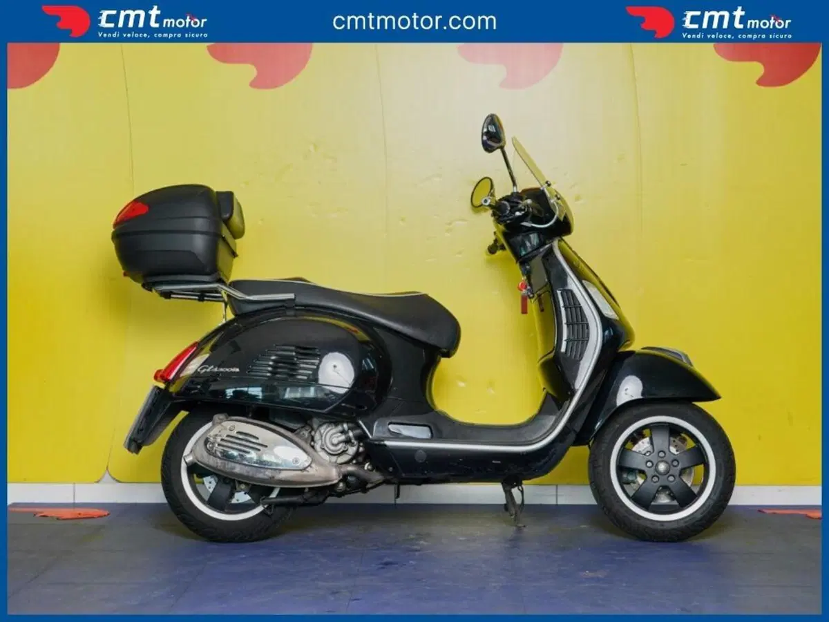 Vespa GTS 300 (2010 - 14) (3)
