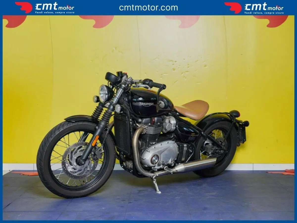 Triumph Bonneville Bobber 1200 (2017 - 20) (4)