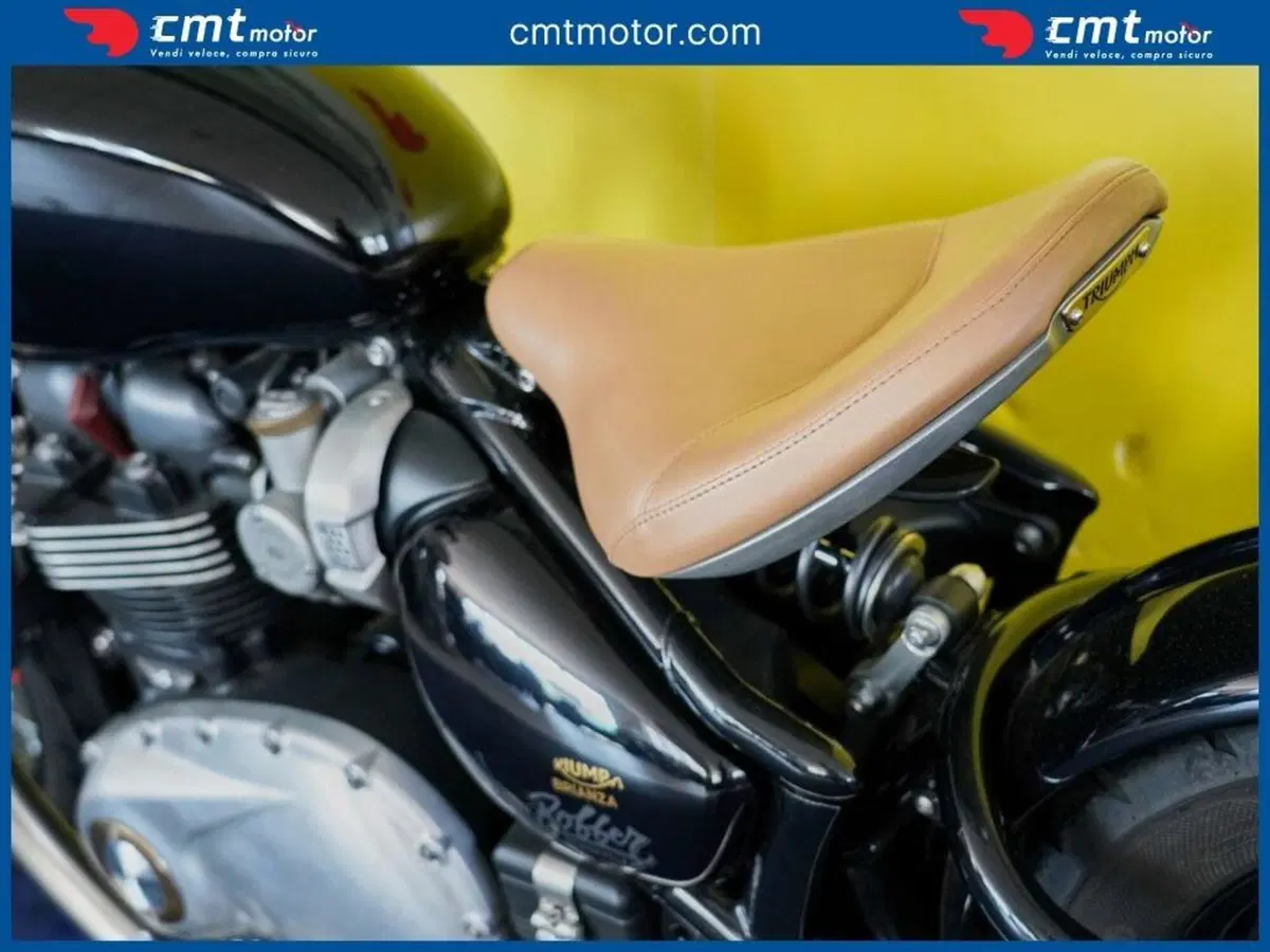 Triumph Bonneville Bobber 1200 (2017 - 20) (6)