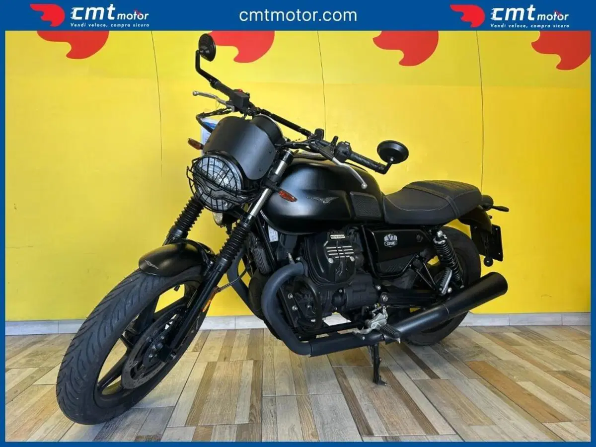 Moto Guzzi V7 Stone (2021 - 24) (2)