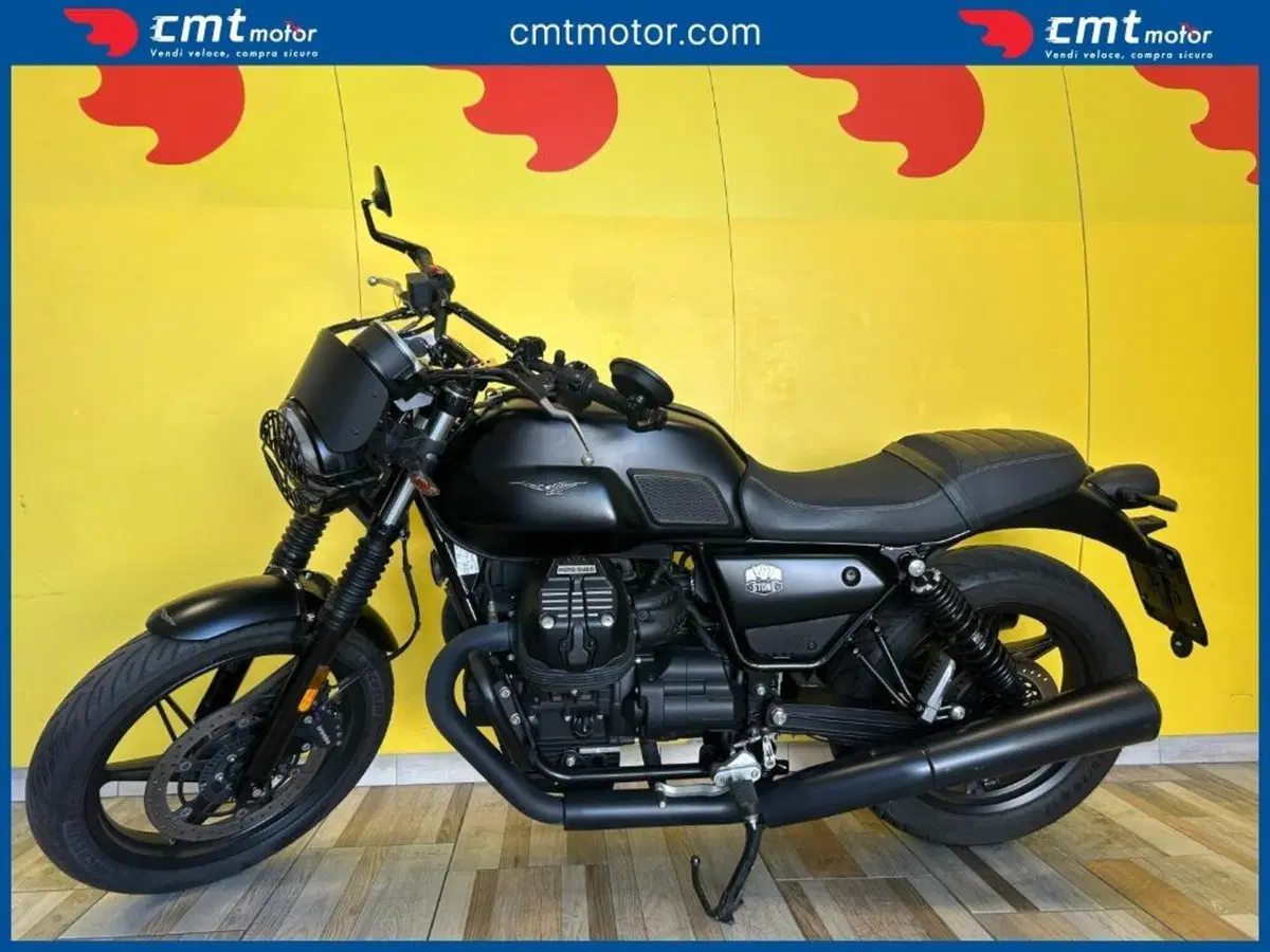 Moto Guzzi V7 Stone (2021 - 24) (7)