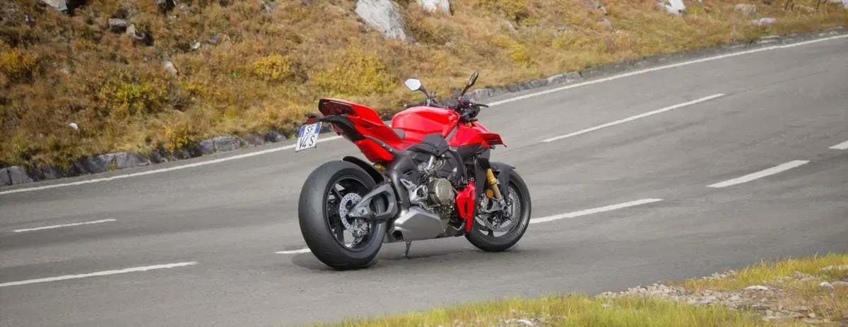 Ducati Streetfighter V4 S (2025 - 26) (3)