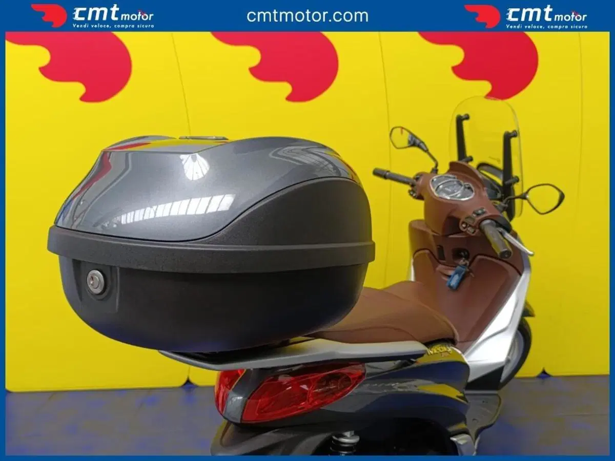 Piaggio Medley 150 ABS (2016 - 19) (8)