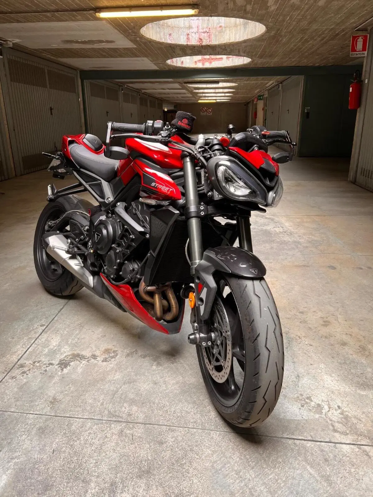 Triumph Street Triple 765 RS (2023 - 26) (2)