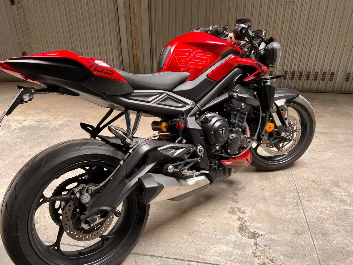 Triumph Street Triple 765 RS (2023 - 26) (4)