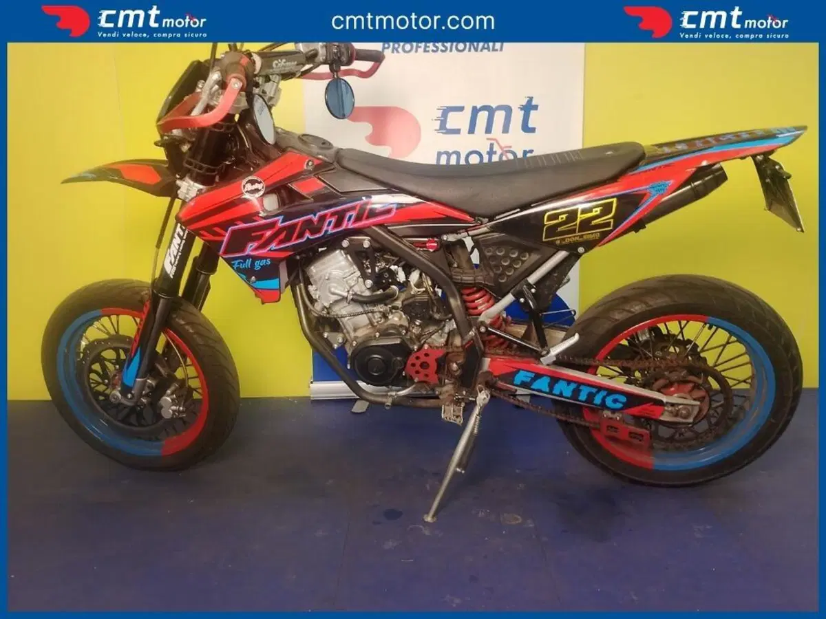 Fantic Motor XMF 125 Motard Performance 4t (2021 - 22) (3)