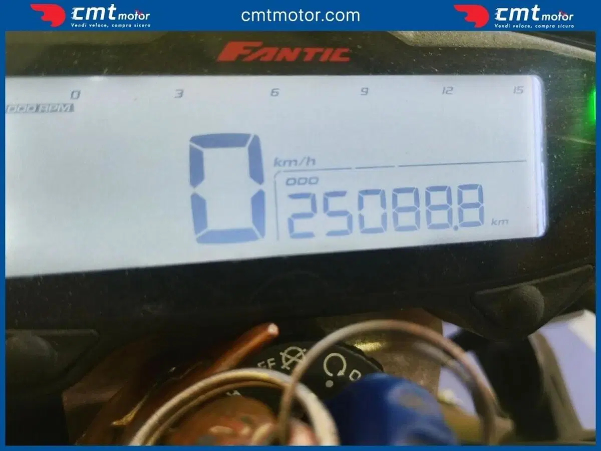 Fantic Motor XMF 125 Motard Performance 4t (2021 - 22) (5)