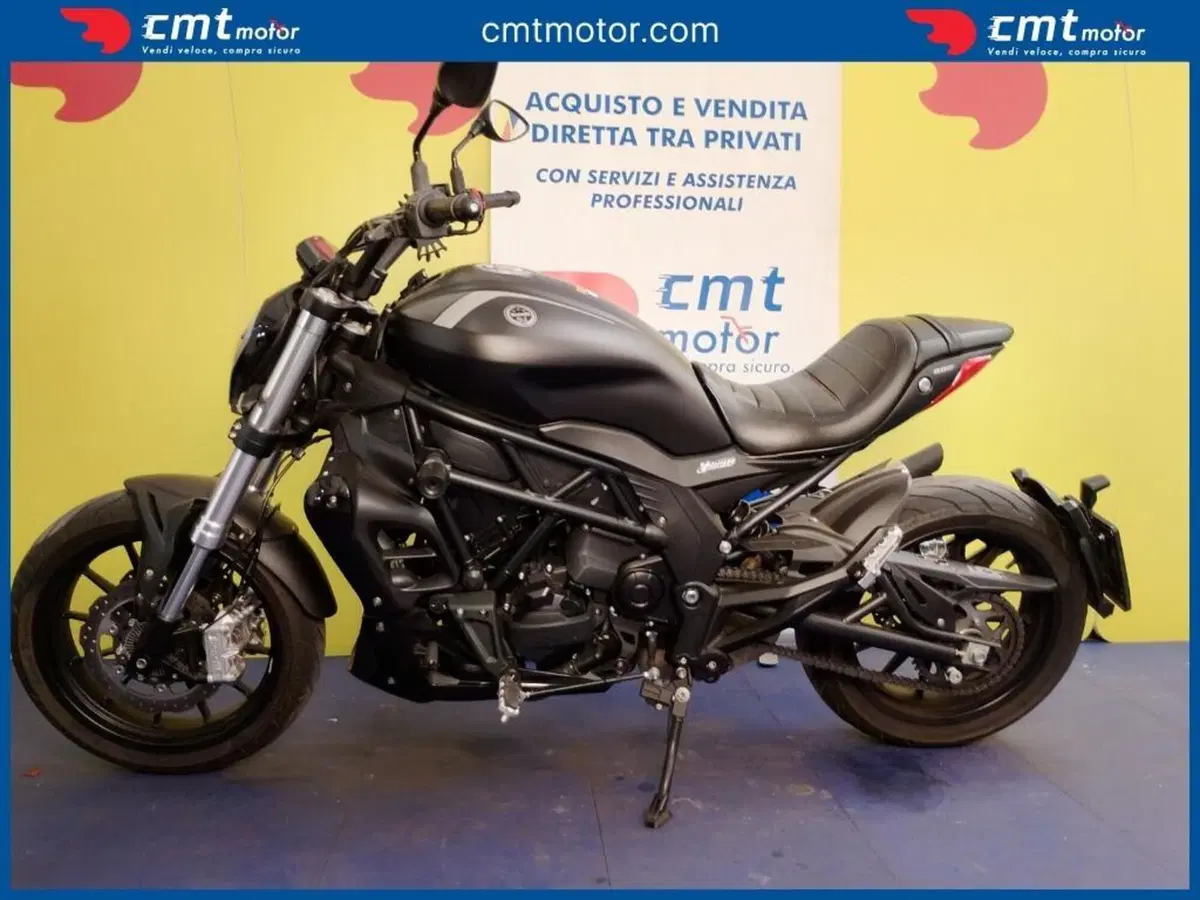 Benelli 502 C (2021 - 25) (3)