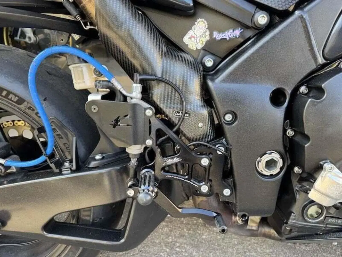 Yamaha YZF R1 (2012 - 14) (9)