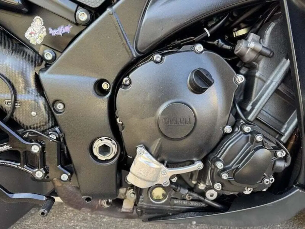 Yamaha YZF R1 (2012 - 14) (10)