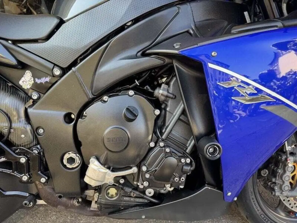 Yamaha YZF R1 (2012 - 14) (11)