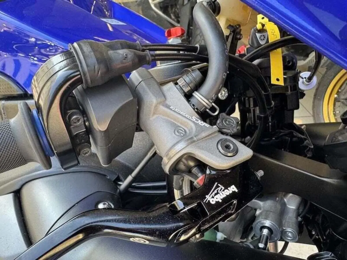 Yamaha YZF R1 (2012 - 14) (14)