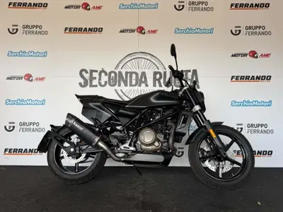 Husqvarna Svartpilen 701 (2020) usata