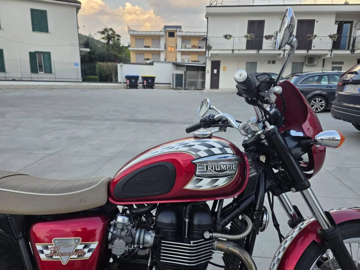 Triumph Bonneville 800 America (2001 - 07)