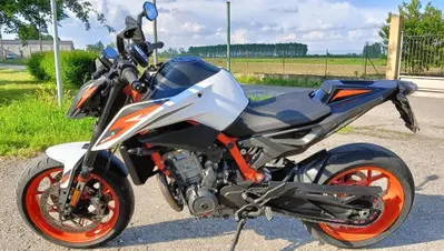 KTM 890 Duke R (2021) usata