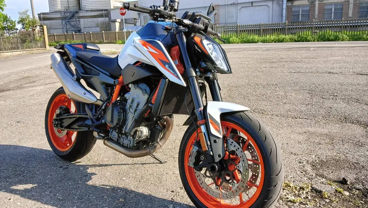 KTM 890 Duke R (2021) (5)