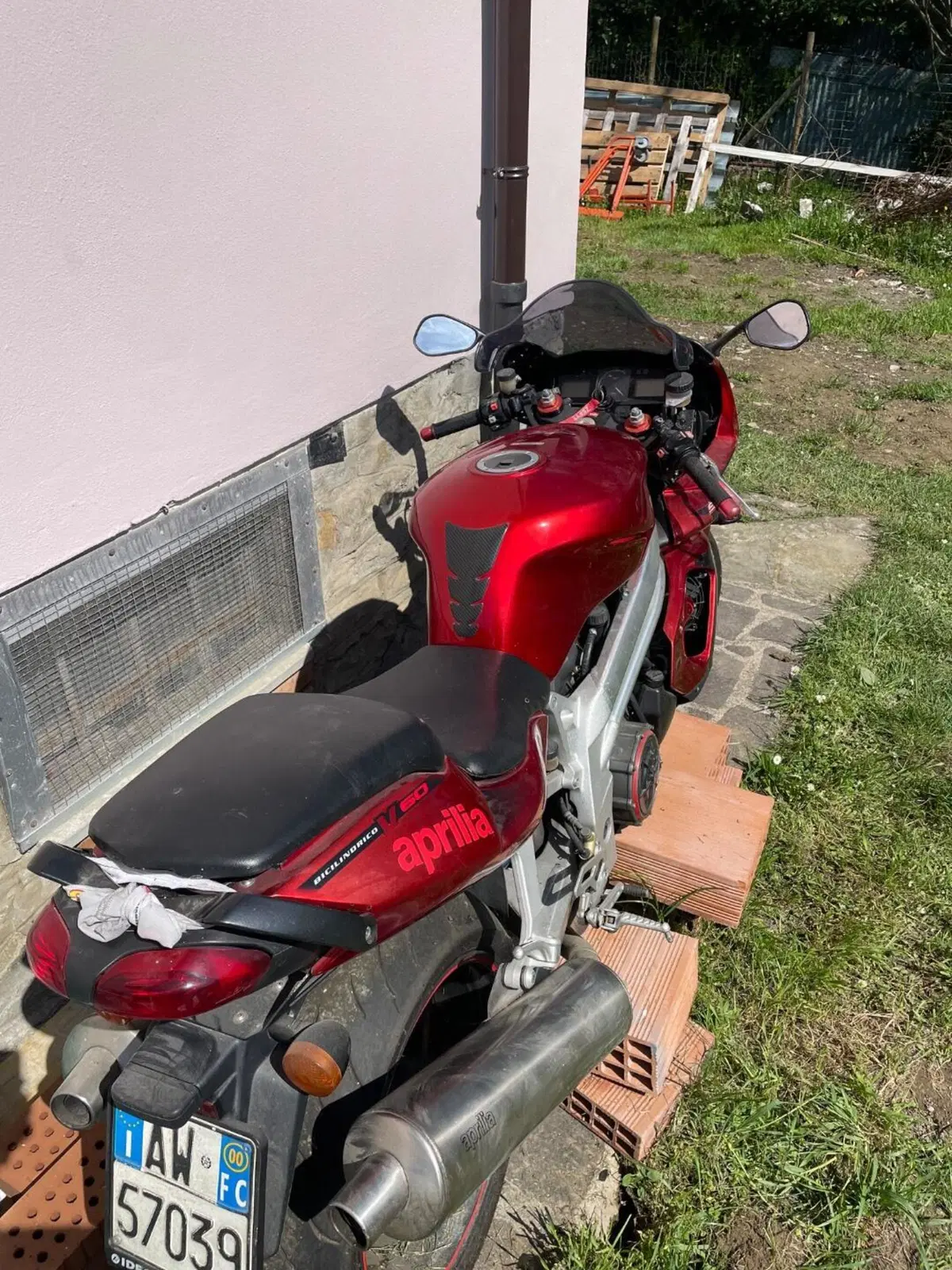Aprilia SL 1000 Falco (2000 - 04) (5)