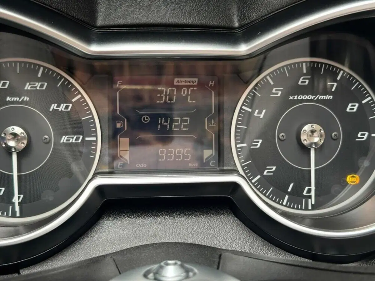 Yamaha X-Max 300 Tech Max (2020) (4)