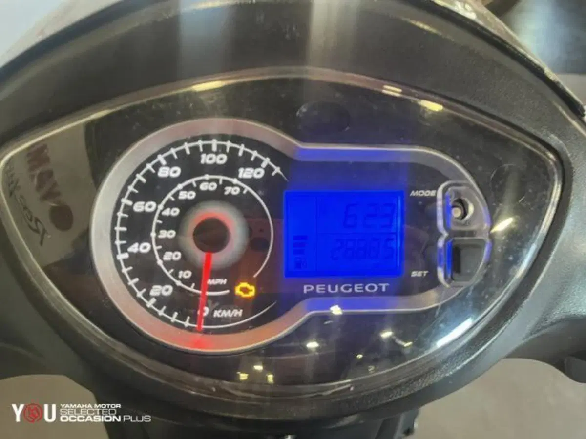 Peugeot Tweet 125i Active (2021 - 25) (6)