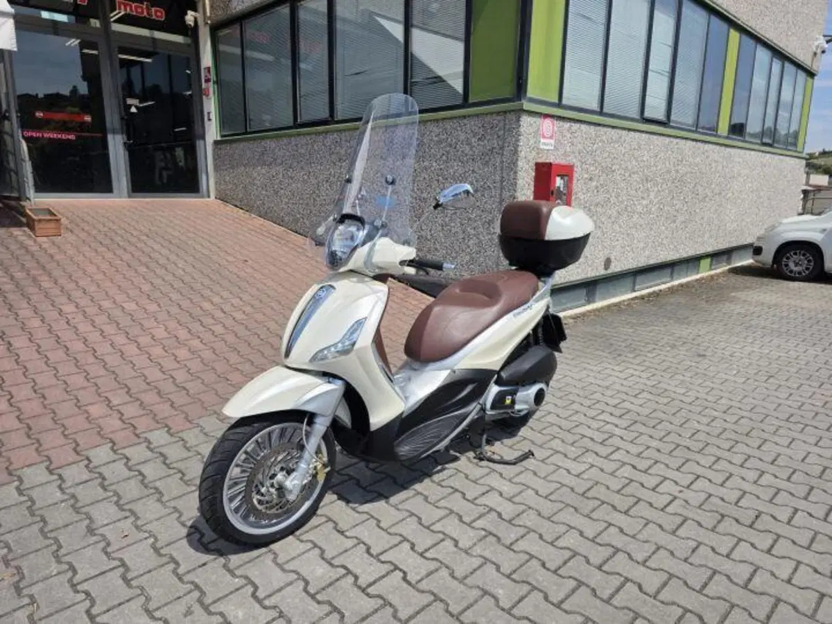 Piaggio Beverly 300 i.e. (2010 - 16)