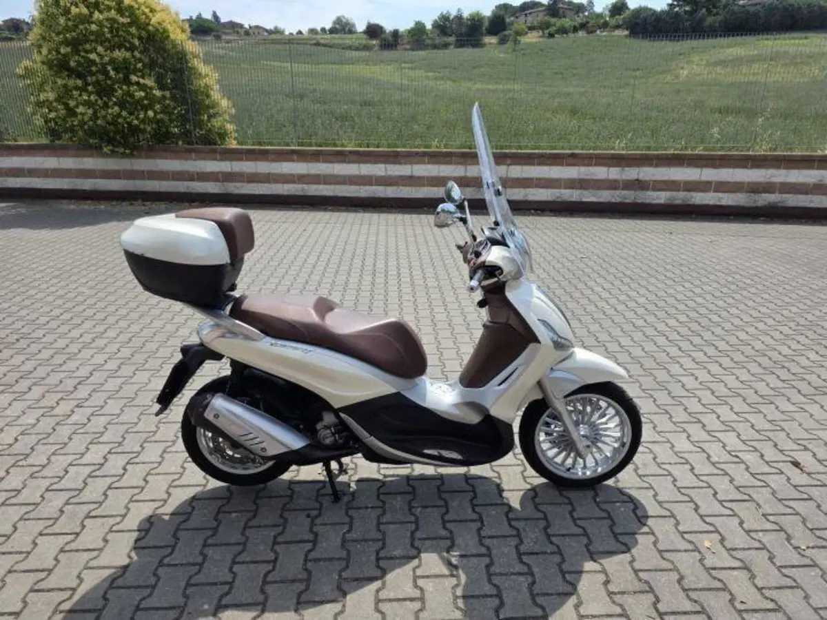 Piaggio Beverly 300 i.e. (2010 - 16) (3)