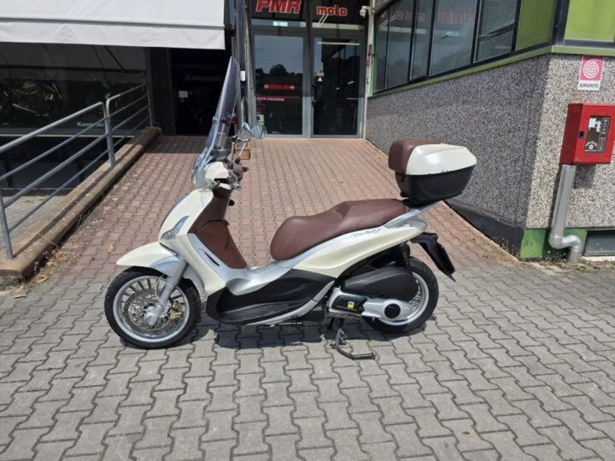 Piaggio Beverly 300 i.e. (2010 - 16) (4)