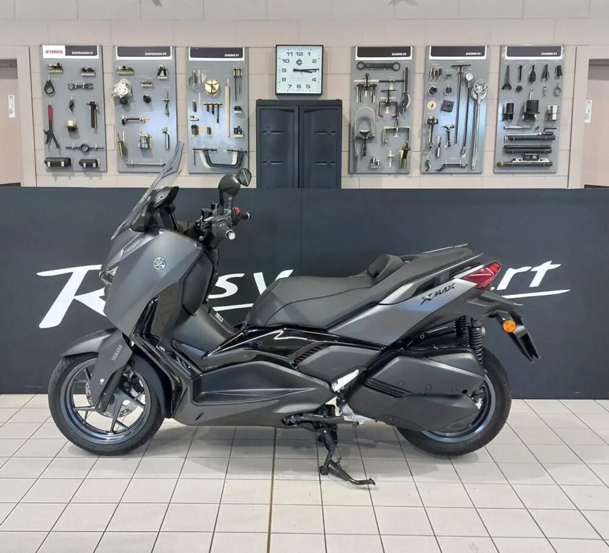 Yamaha X-Max 300 Tech Max (2025 - 26) (2)