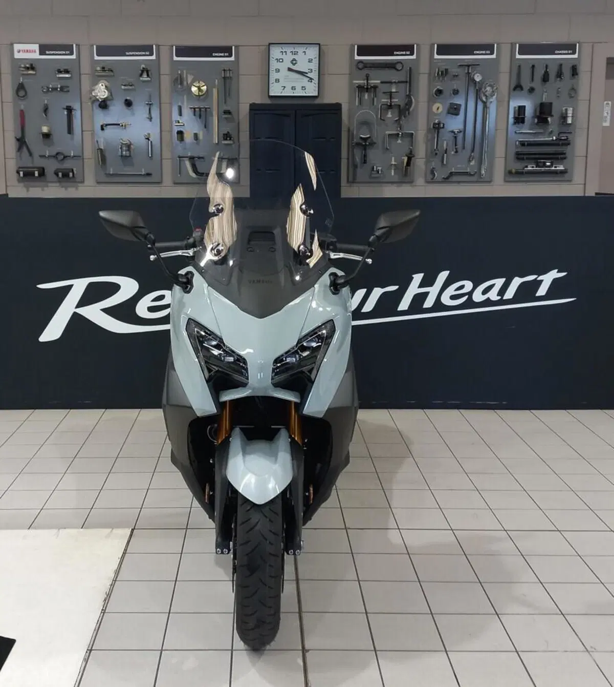Yamaha T-Max 560 Tech Max (2025 - 26) (3)