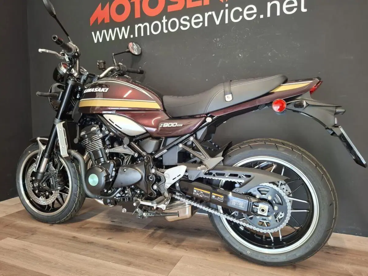 Kawasaki Z 900 RS (2026) (3)