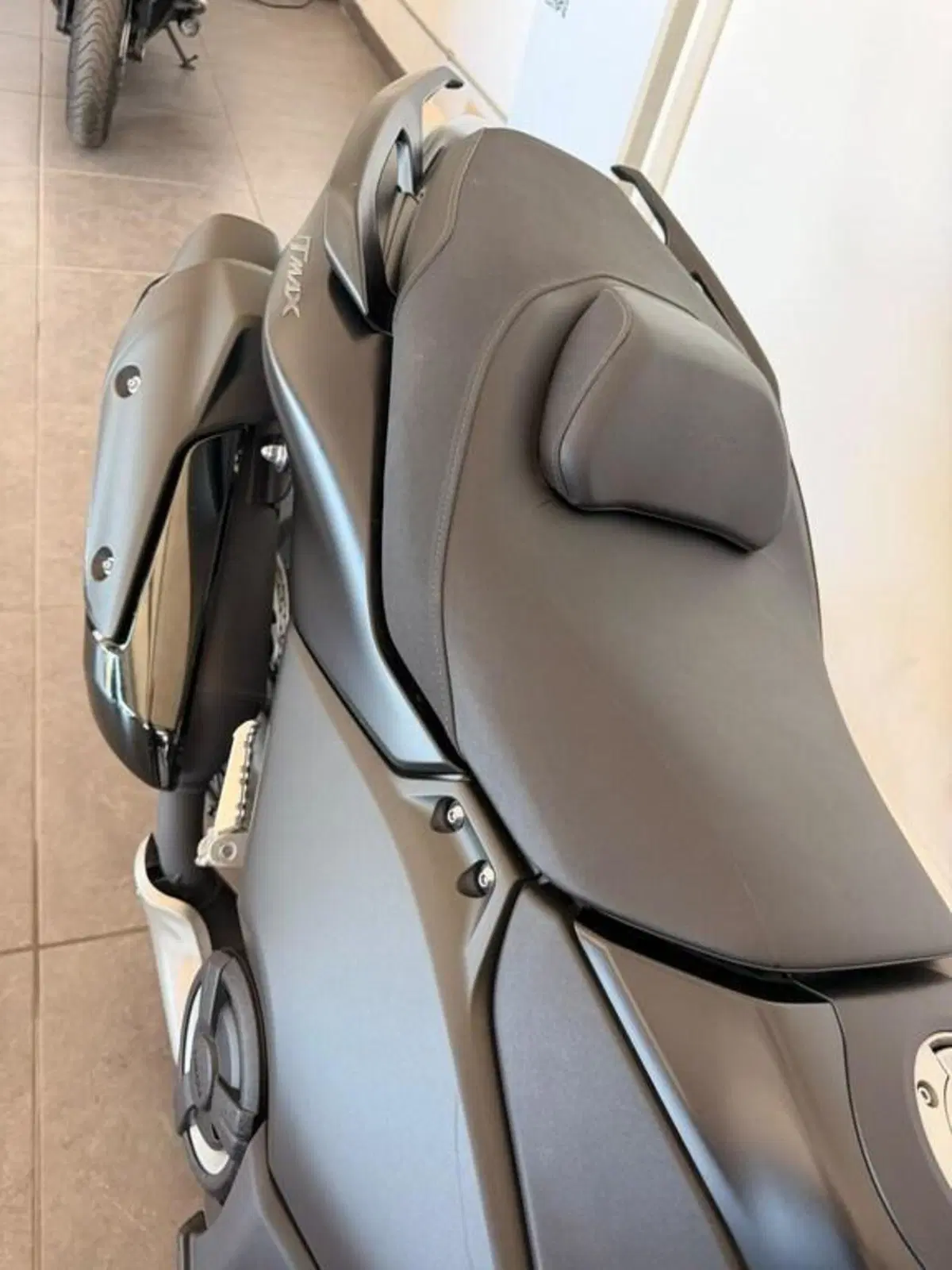 Yamaha T-Max 560 Tech Max (2022 - 24) (9)
