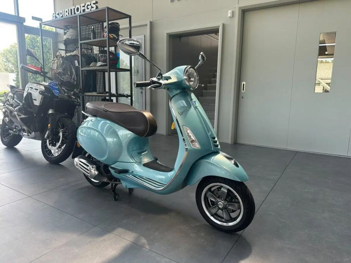 Vespa Primavera 125 3V ie ABS (2014 - 16) (2)
