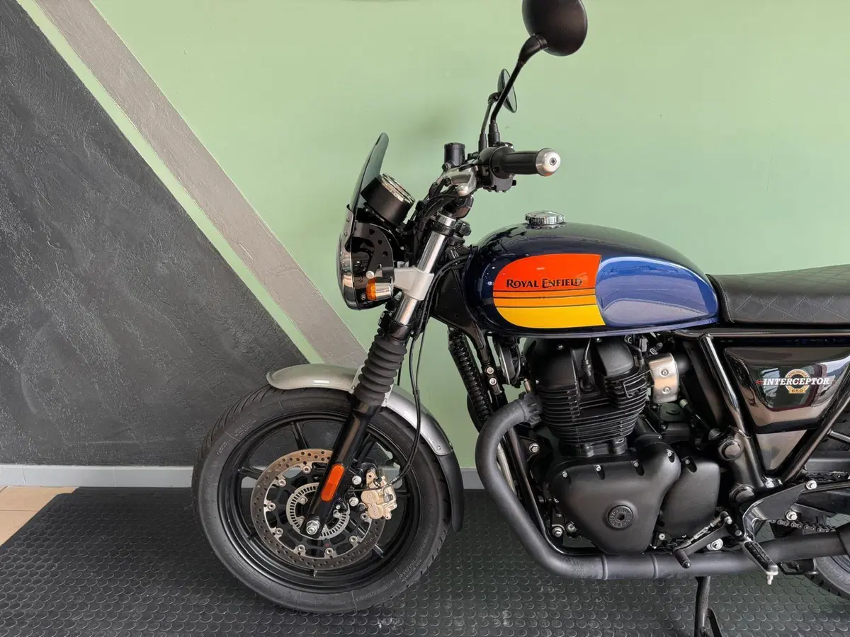 Royal Enfield Interceptor 650 (2021 - 26) (7)
