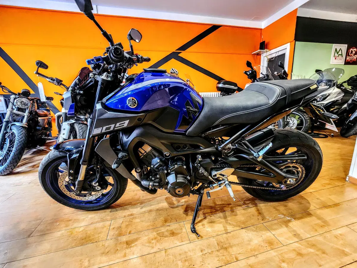 Yamaha MT-09 (2017 - 20) (2)