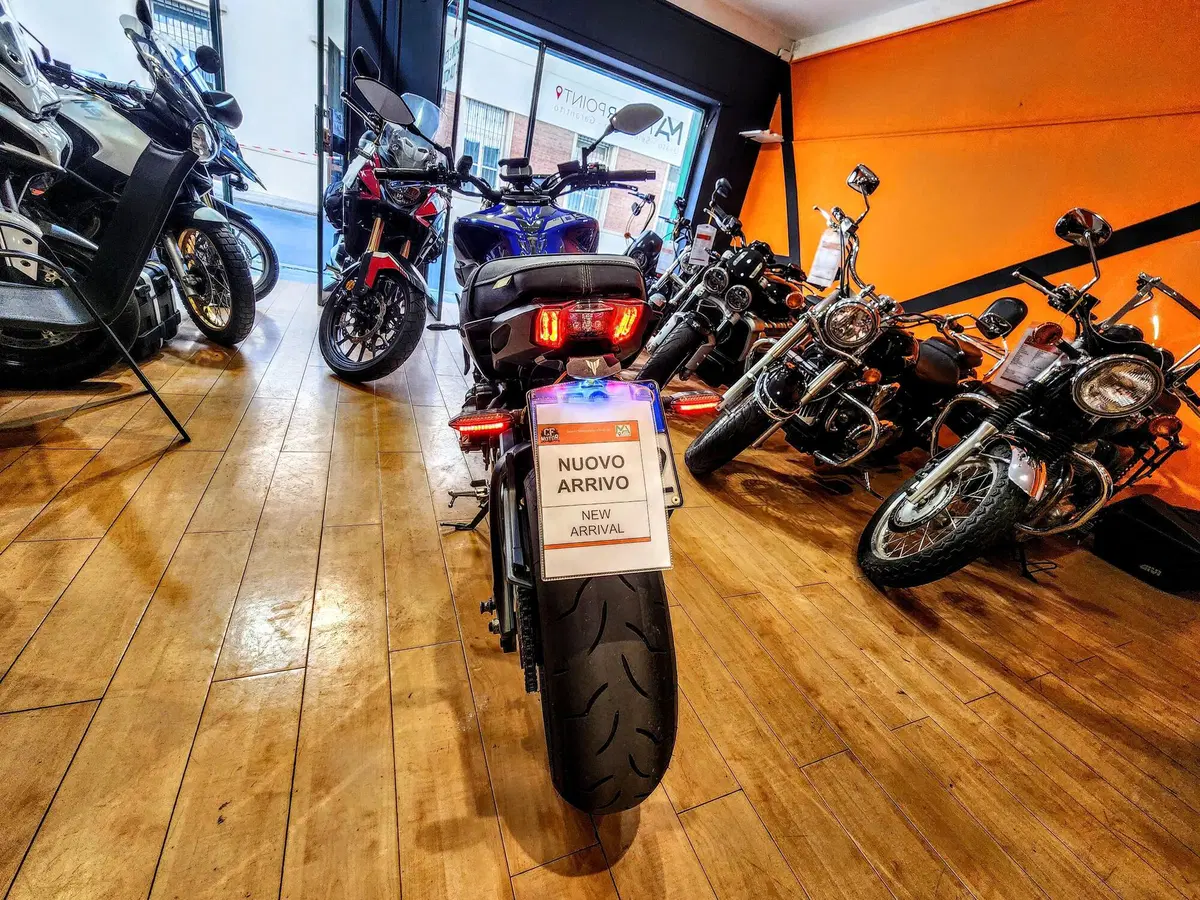 Yamaha MT-09 (2017 - 20) (4)