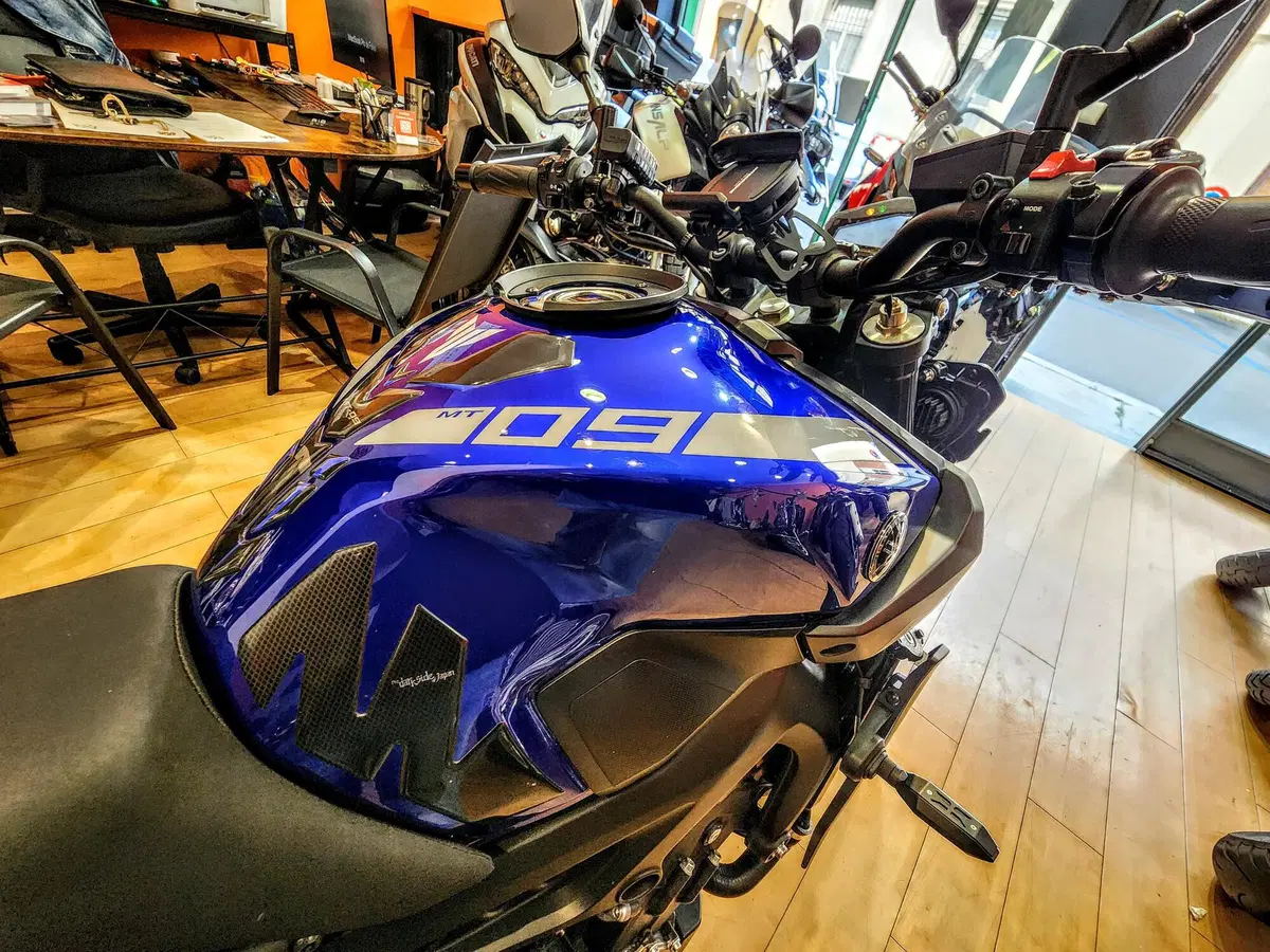 Yamaha MT-09 (2017 - 20) (8)